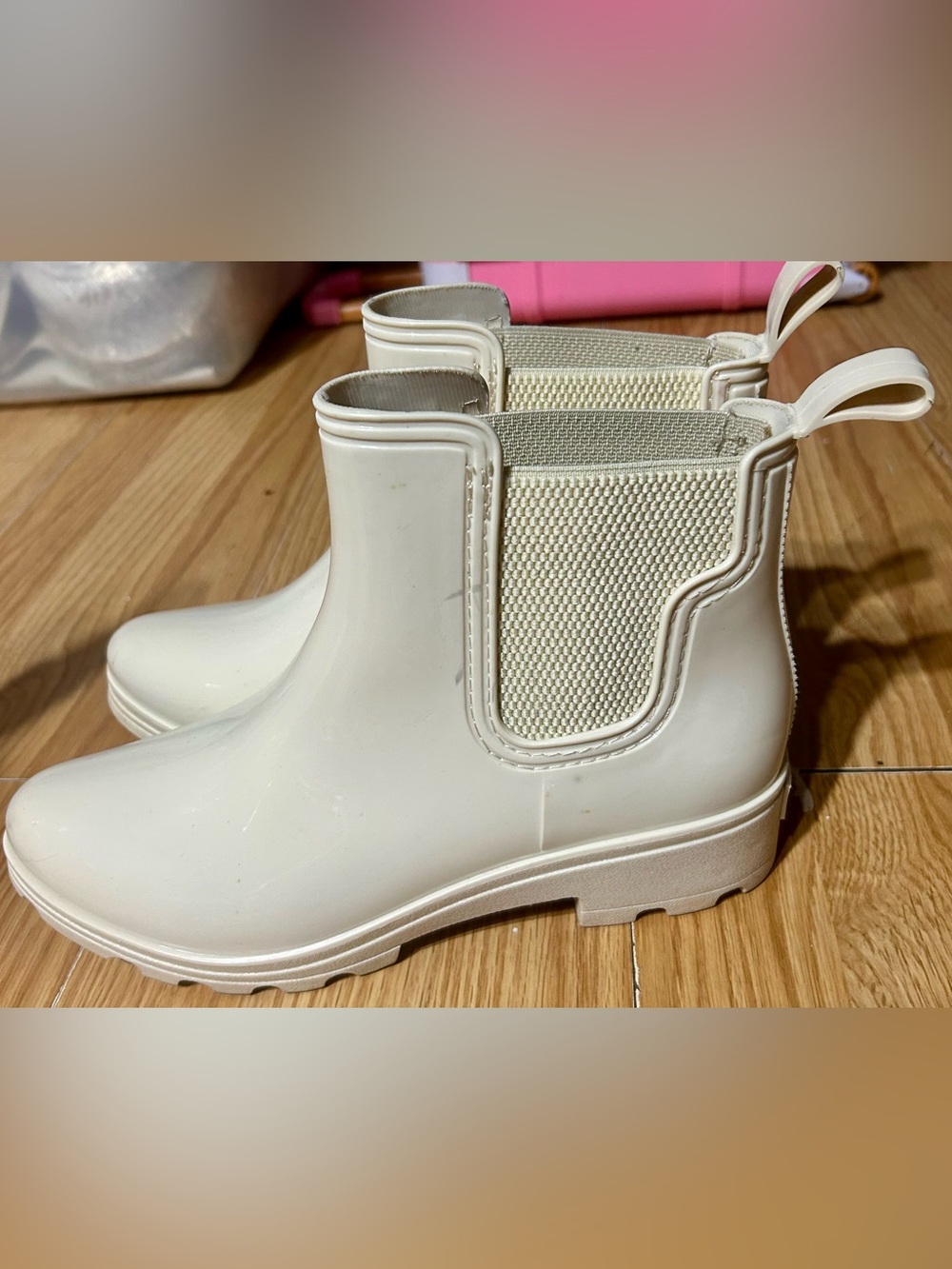 Women 11 cream colored ankle slip on rain booties Chelsey style